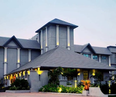 Pramod Convention & Beach Resort